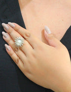 Anillo Ajustable Flor Con perlita Plateado