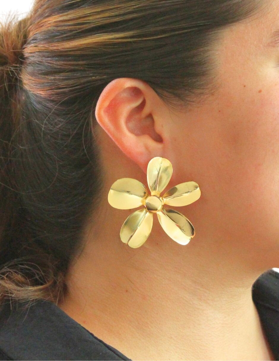 Aretes Chapa Flor con bolita
