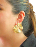 Aretes Chapa Redondo Abanico Dorado
