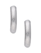 Arete Tubo Medio Circulo Plateado Mate