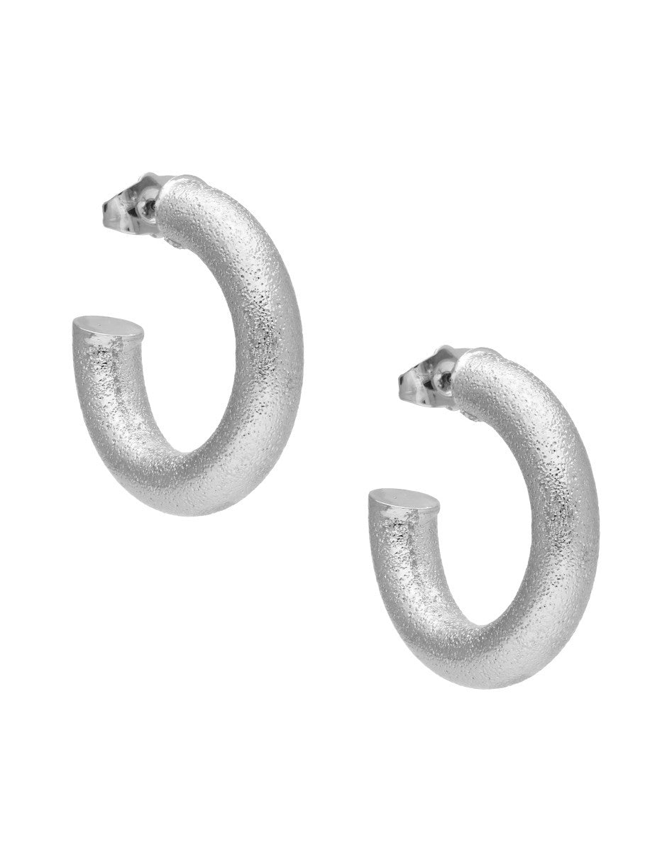 Arete Tubo Medio Circulo Plateado Mate