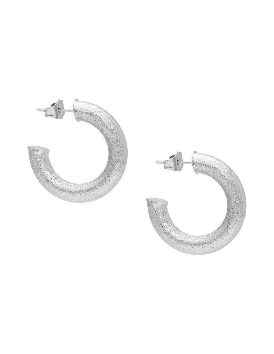 Arete Tubo Medio Circulo Plateado Mate