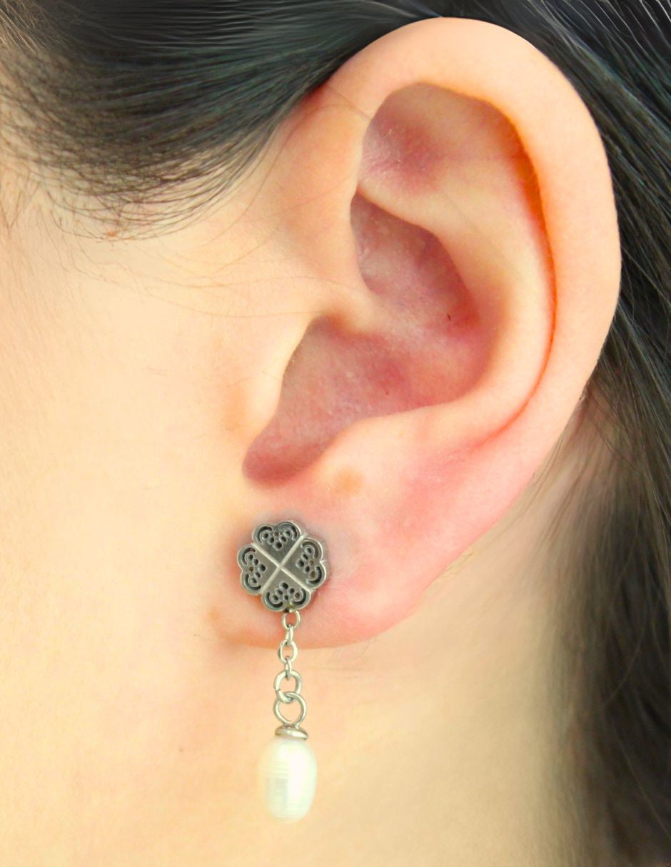 Arete Trebol NUVI con Perla