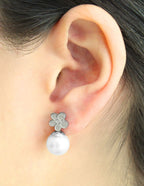 Arete NUVI Flor con Perla Plateado