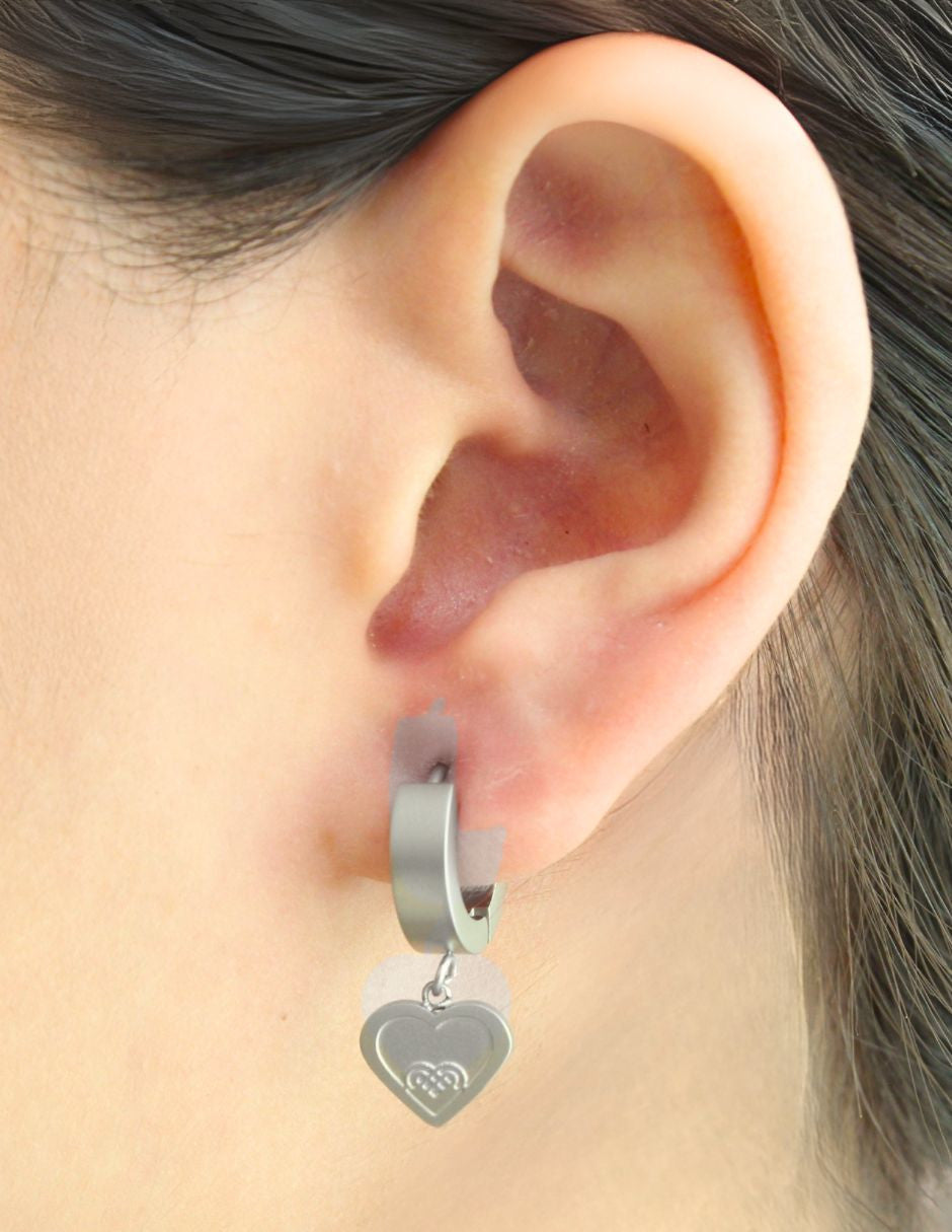 Huggie NUVI Corazon Colgante Plateado