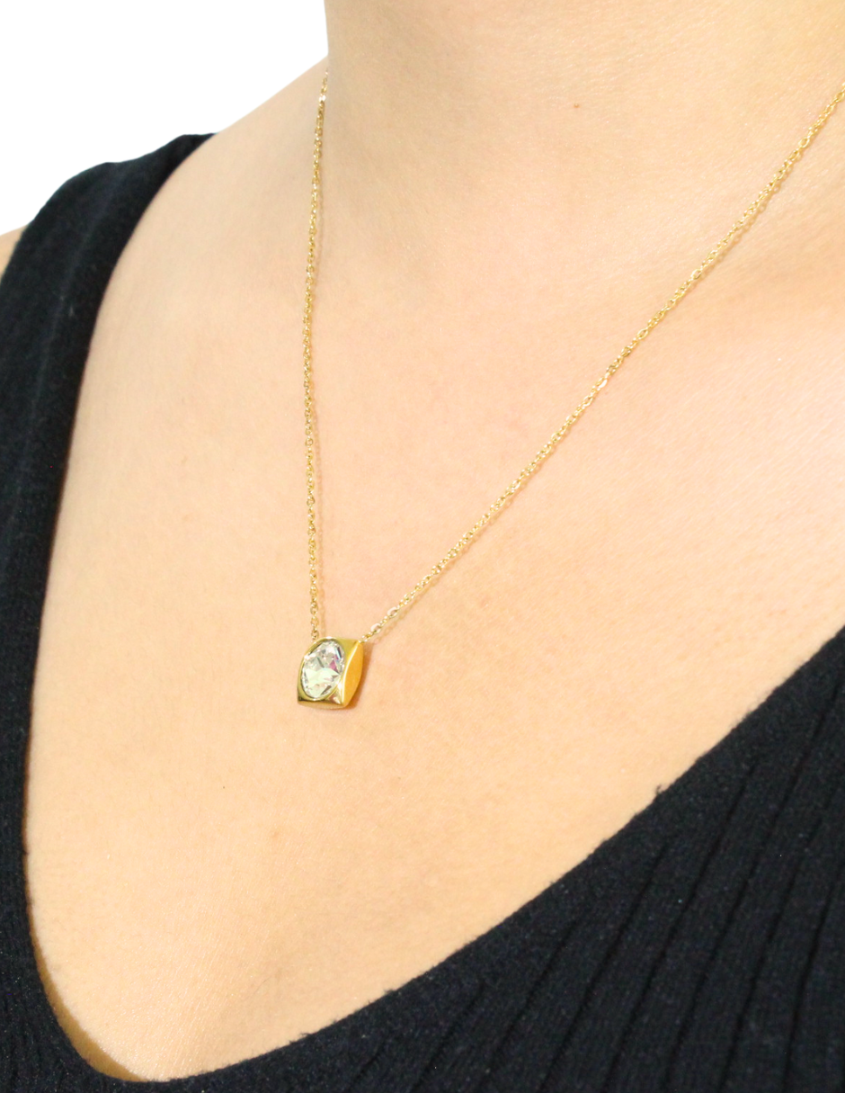 Collar Cuadrado con Cristal