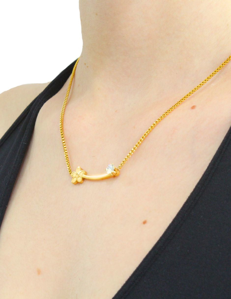 Collar NUVI Flor Curvo Cristal