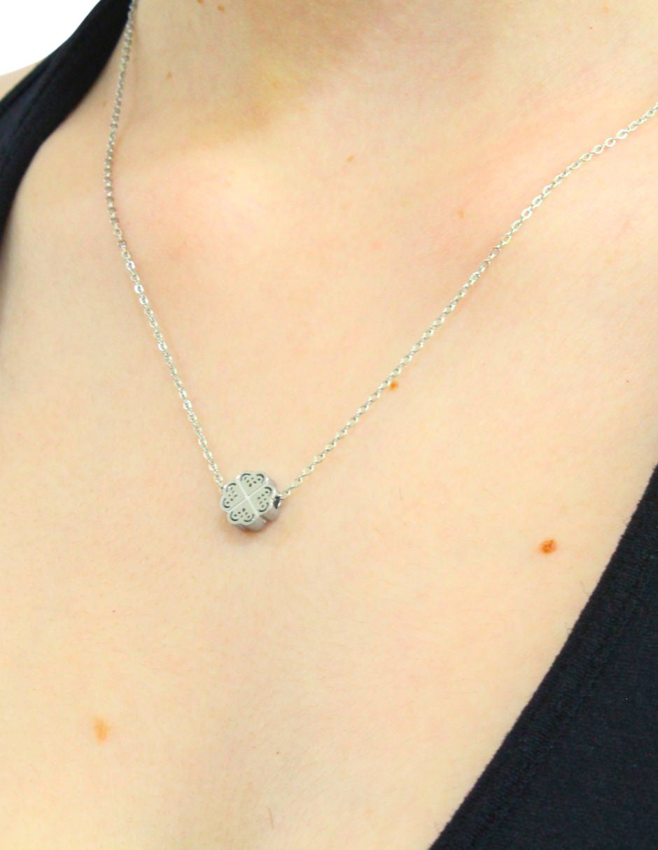 Collar NUVI Trebol Corazones Plateado