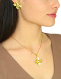 Collar y Aretes Flor Con Perla