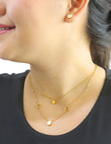 Juego Aretes y Collar Acero Inoxidable Doble Cadena Circulos Perla Madre Dorado