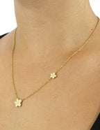 Collar y Aretes NUVI Flor Doble Esmalte Beige