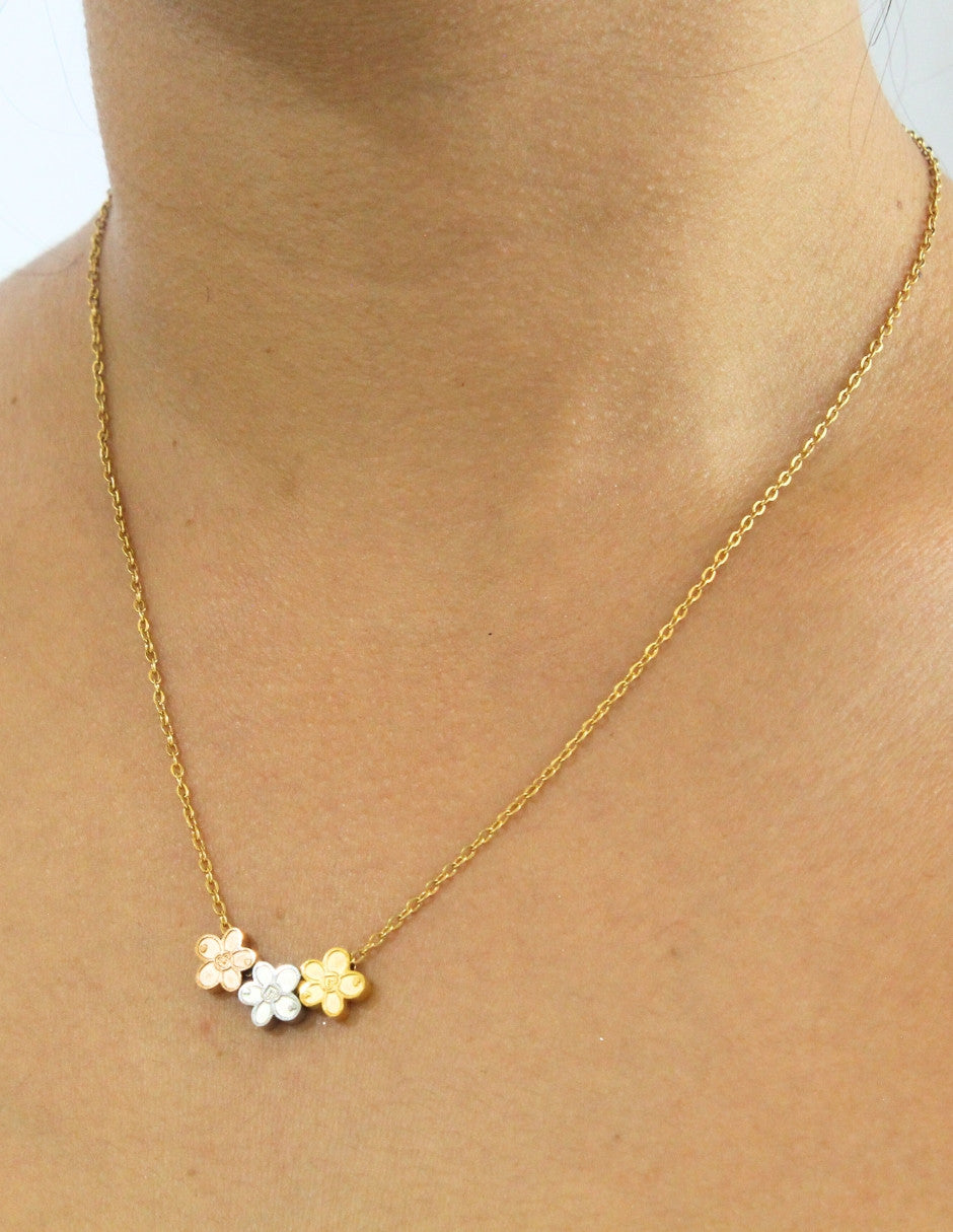 Collar y Aretes NUVI 3 Flores Tricolor